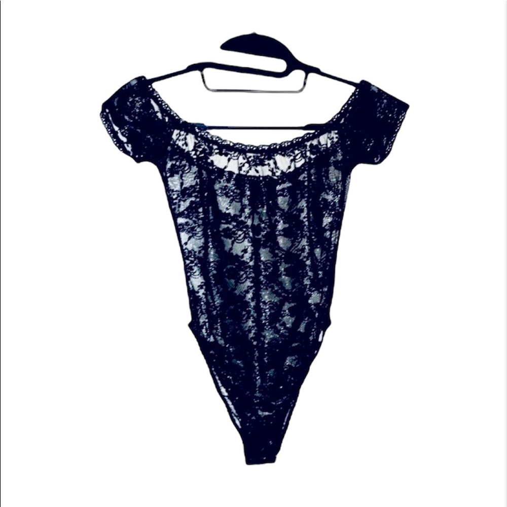 NWT Victoria’s Secret: Rare 🔥 Extra Small Black Shimmery Bodysuit